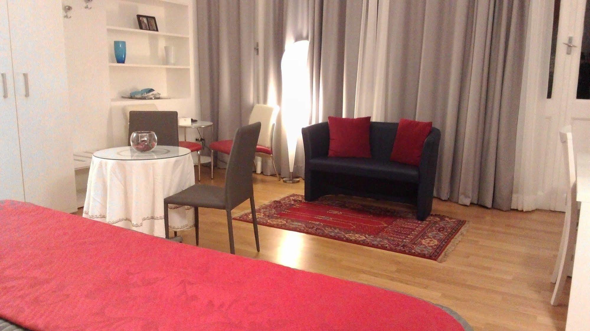 Farnese Design