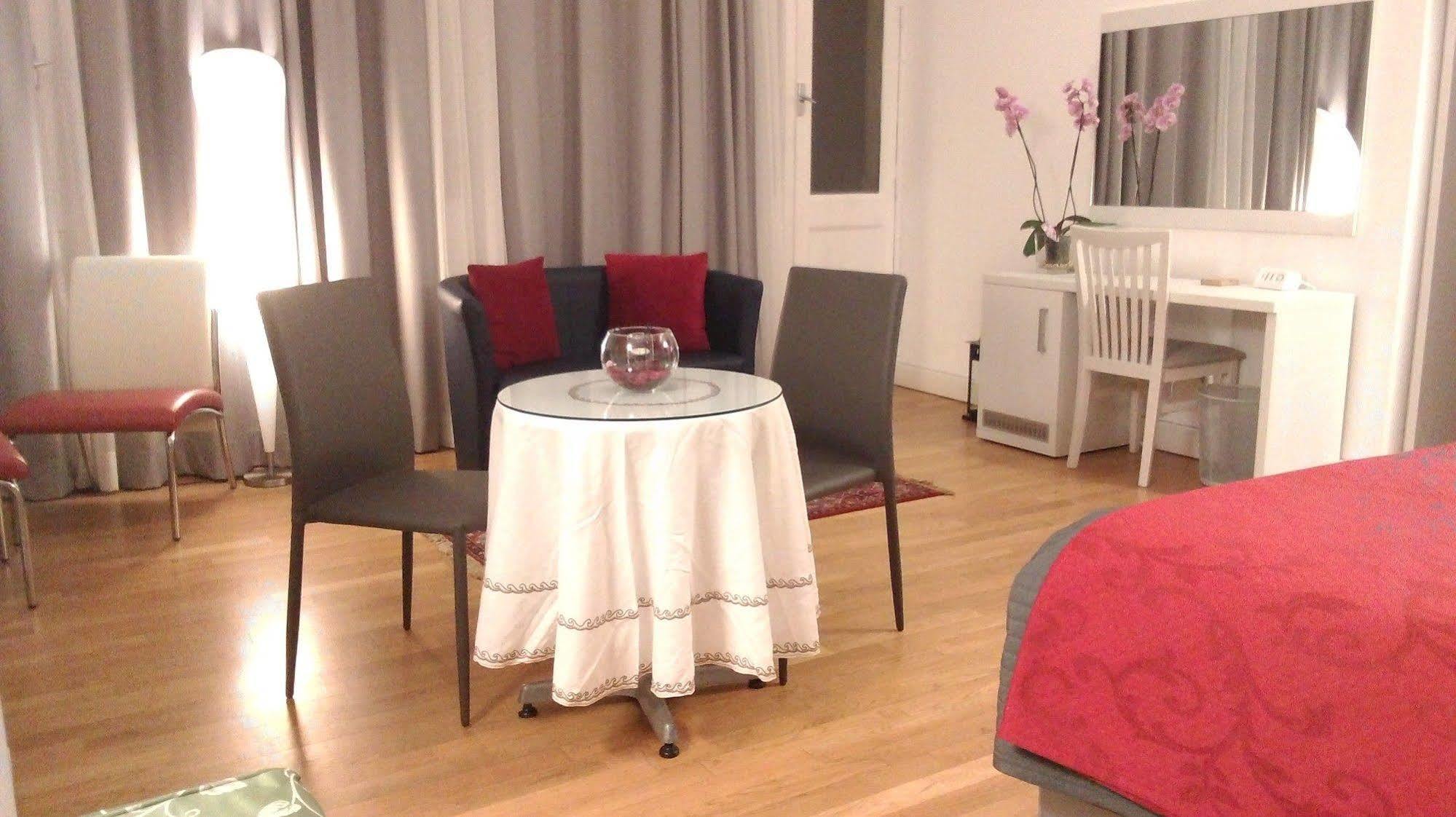 Farnese Design Bed & Breakfast 2*
